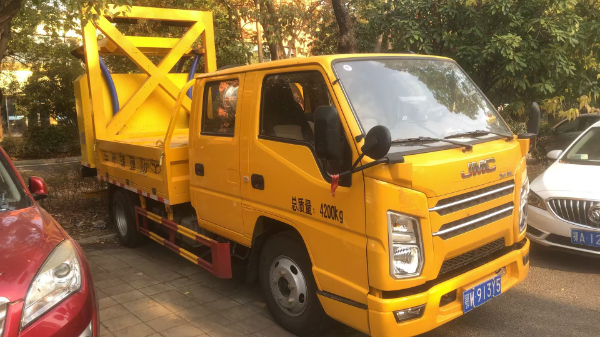 80K太陽能光板防撞車